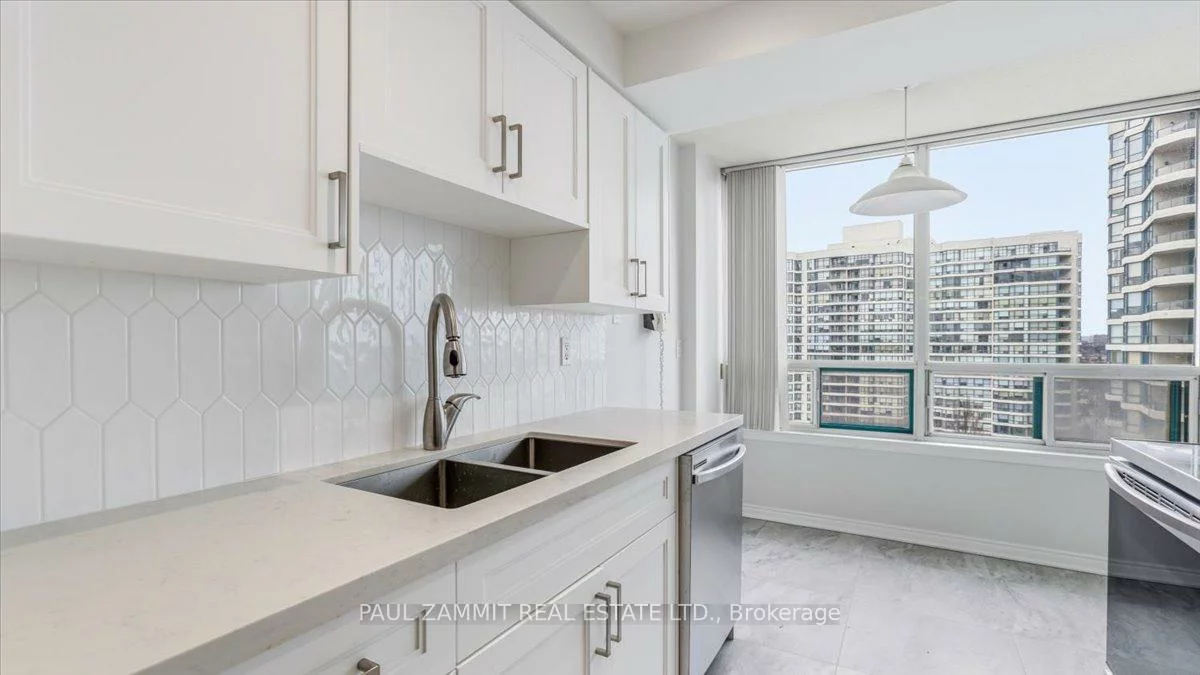 7250, Yonge, Crestwood-Springfarm-Yorkhill, Vaughan
