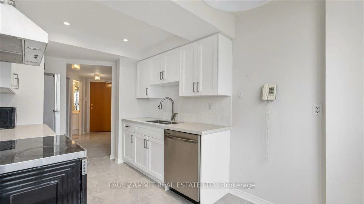 7250, Yonge, Crestwood-Springfarm-Yorkhill, Vaughan