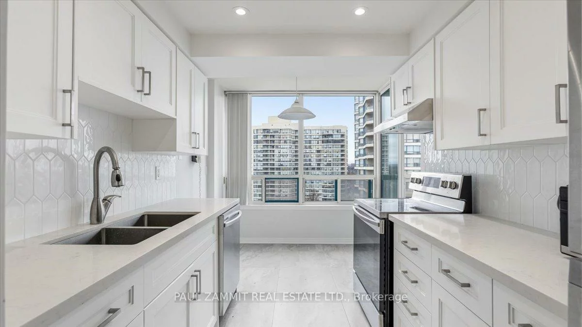 7250, Yonge, Crestwood-Springfarm-Yorkhill, Vaughan