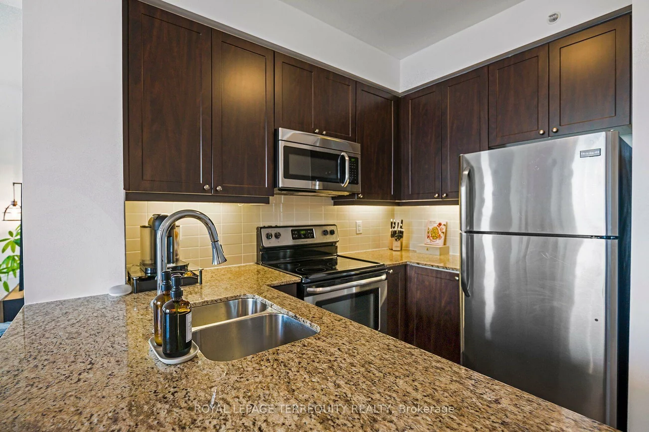 12, Woodstream, Vaughan Grove, Vaughan