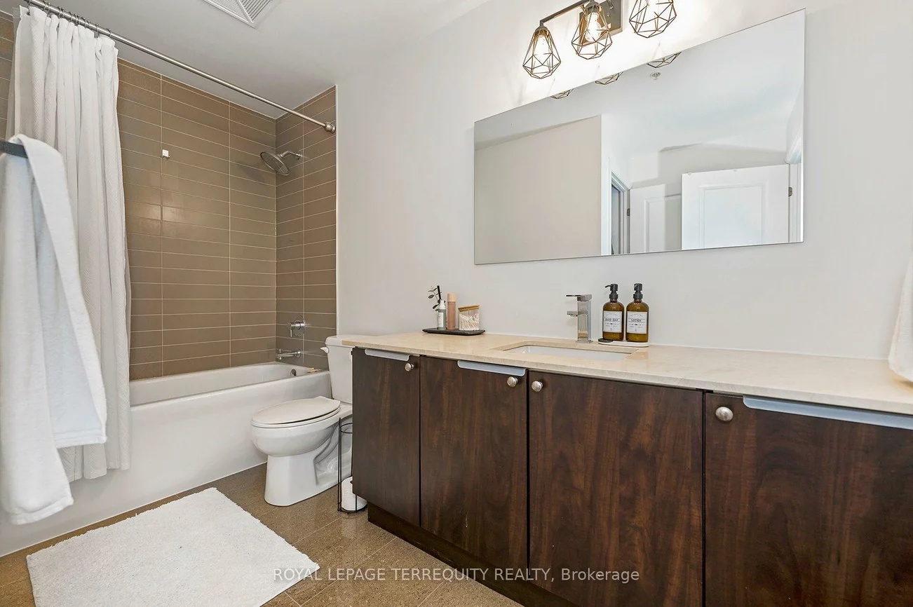 12, Woodstream, Vaughan Grove, Vaughan