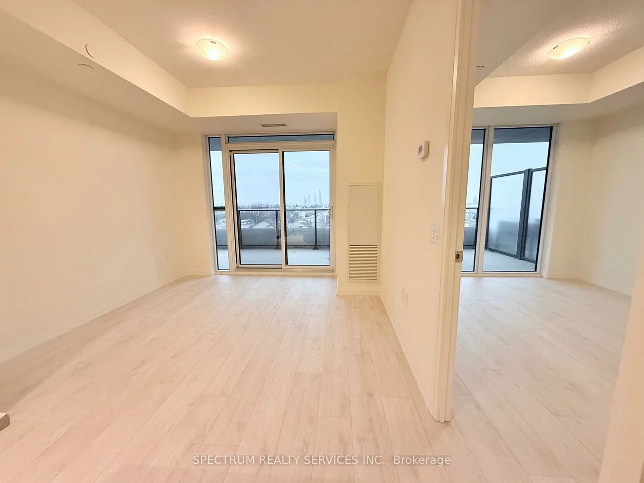 8960, Jane, Vellore Village, Vaughan