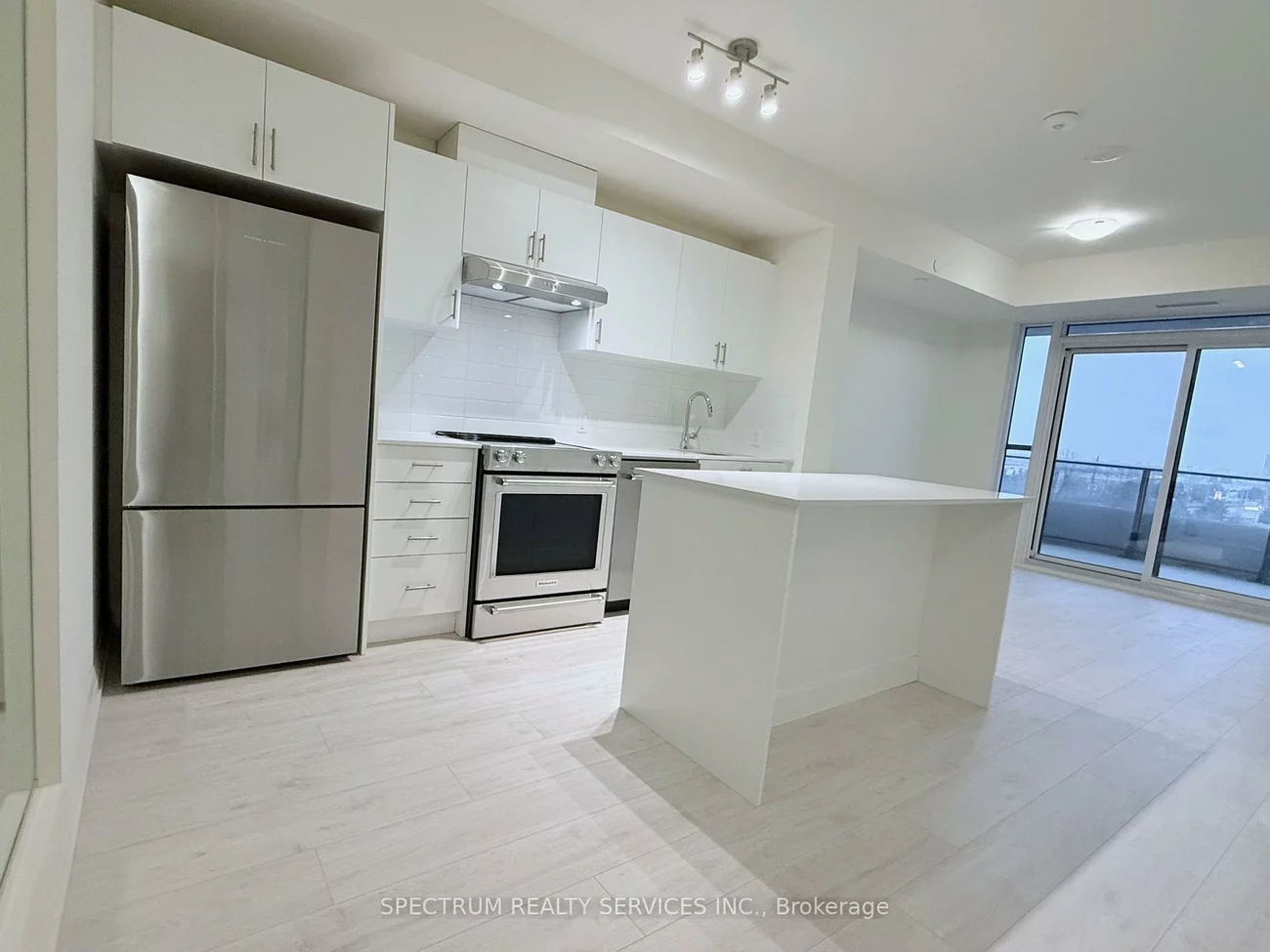 8960, Jane, Vellore Village, Vaughan