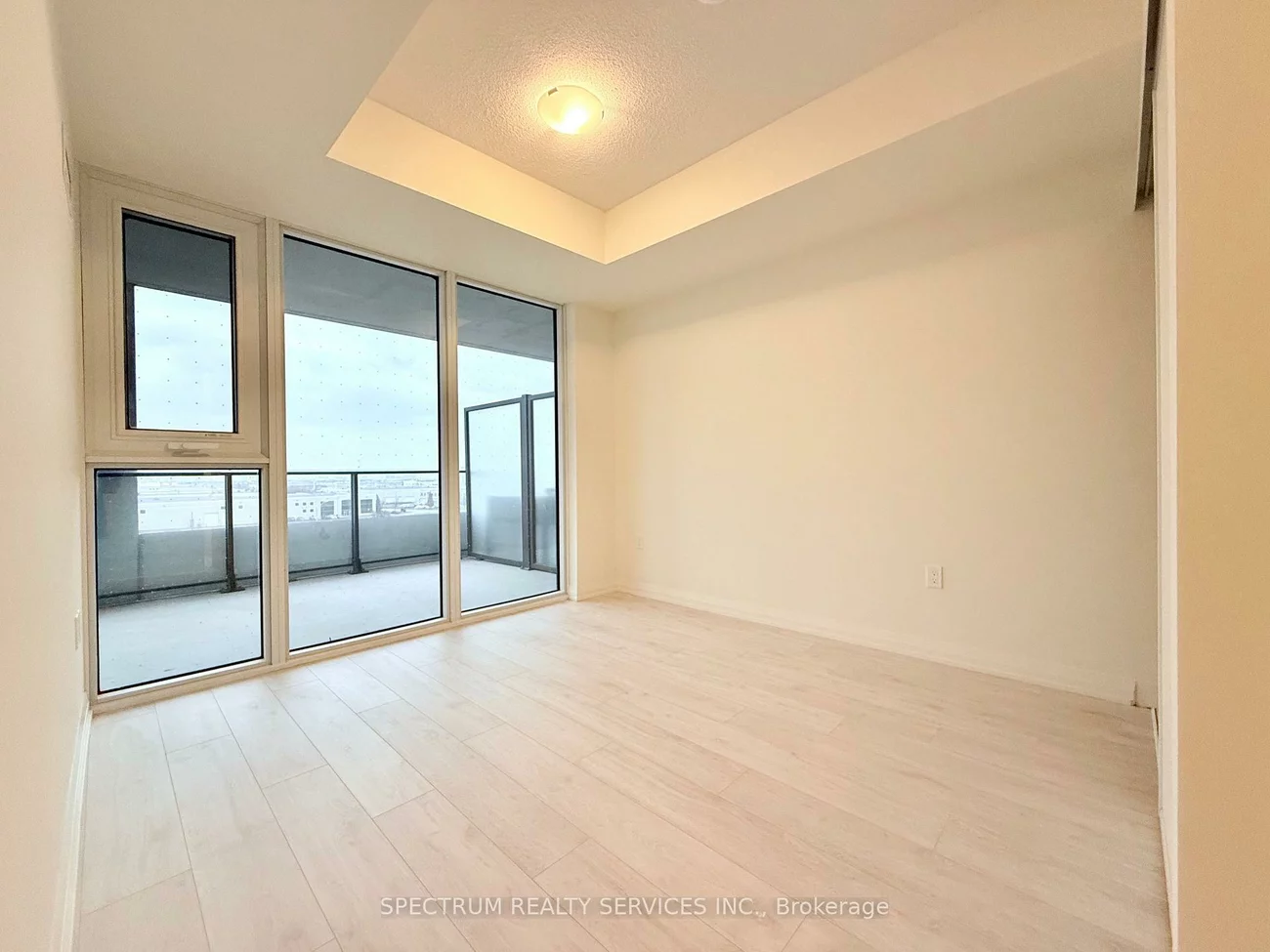 8960, Jane, Vellore Village, Vaughan