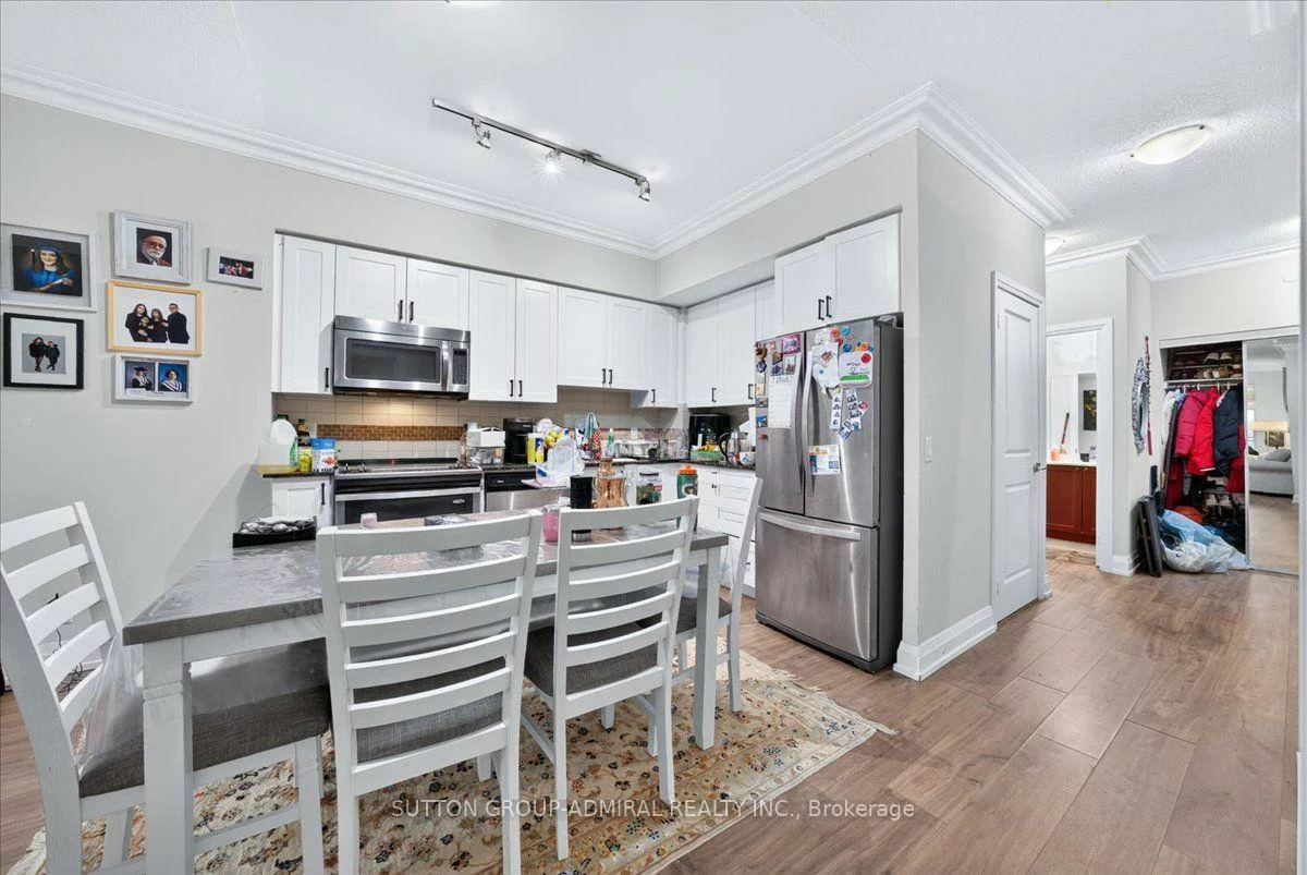 7900, Bathurst, Beverley Glen, Vaughan