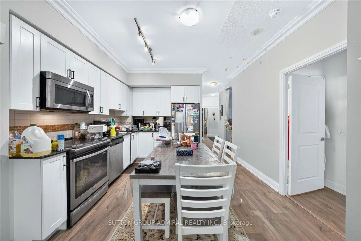 7900, Bathurst, Beverley Glen, Vaughan