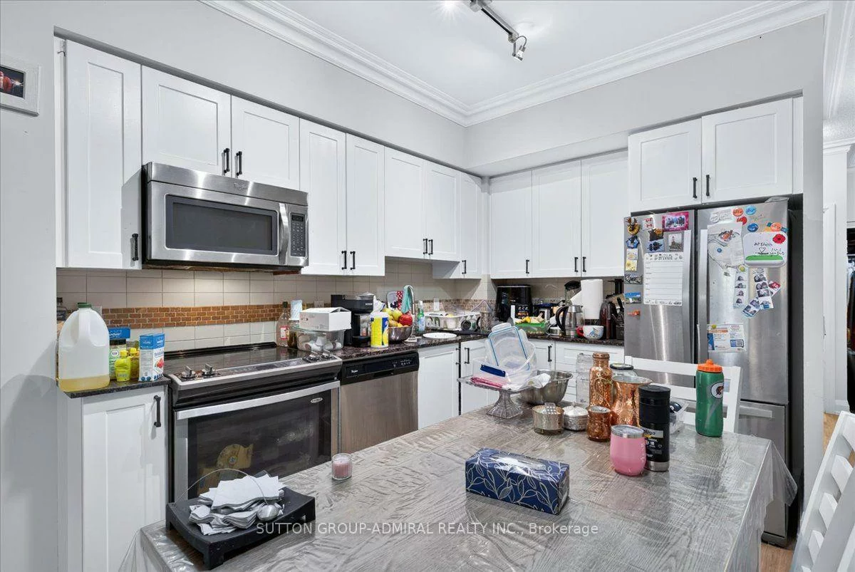 7900, Bathurst, Beverley Glen, Vaughan