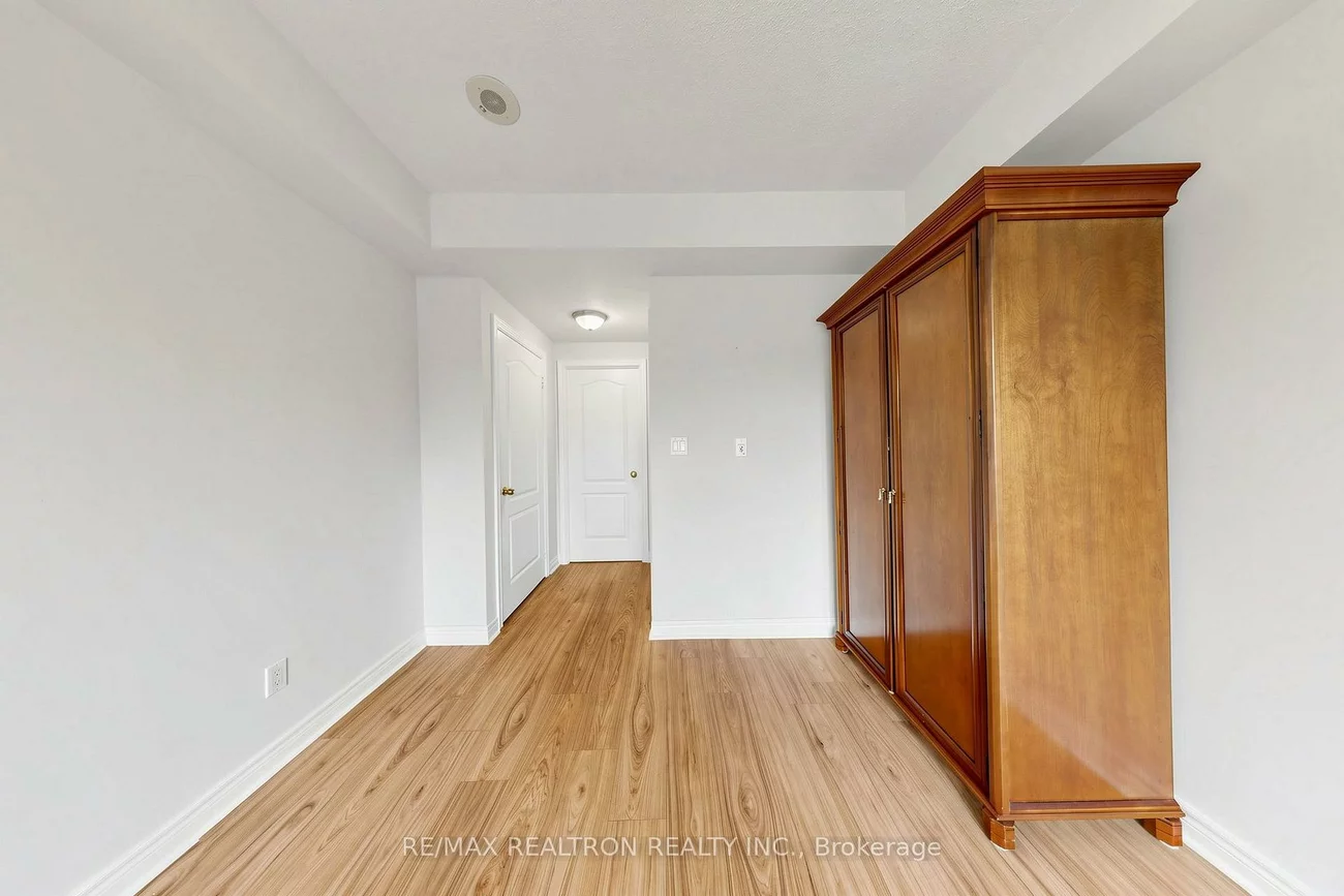 100, Promenade, Brownridge, Vaughan