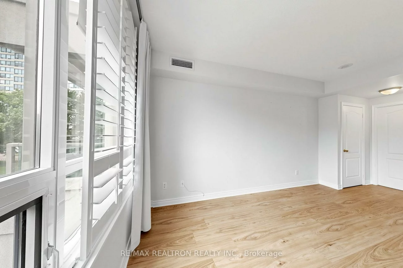 100, Promenade, Brownridge, Vaughan