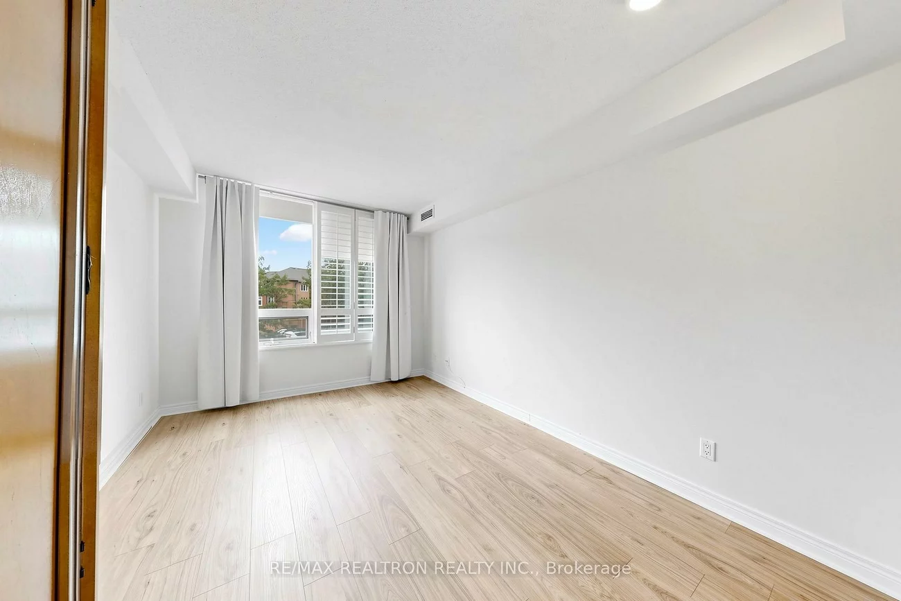 100, Promenade, Brownridge, Vaughan