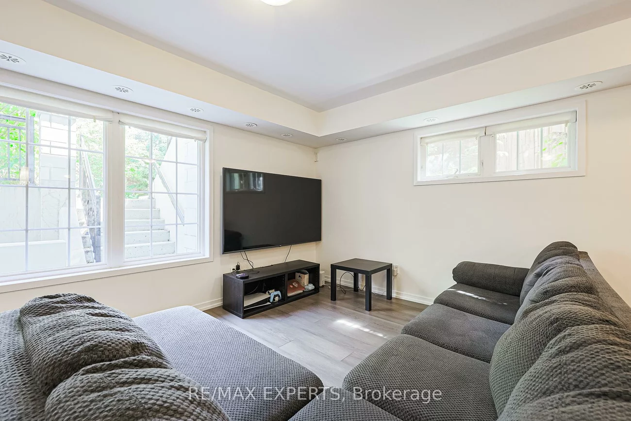 26, Bruce, East Woodbridge, Vaughan
