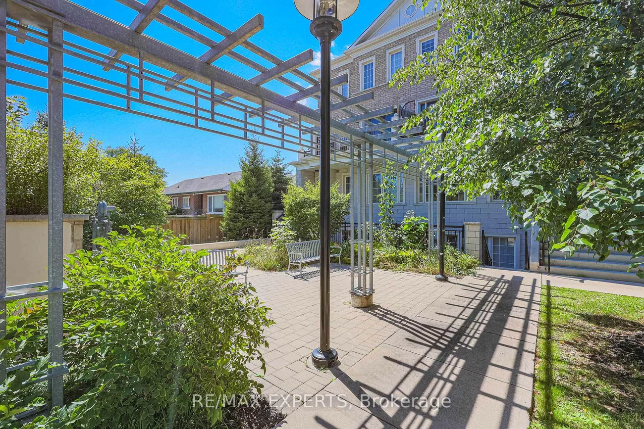 26, Bruce, East Woodbridge, Vaughan