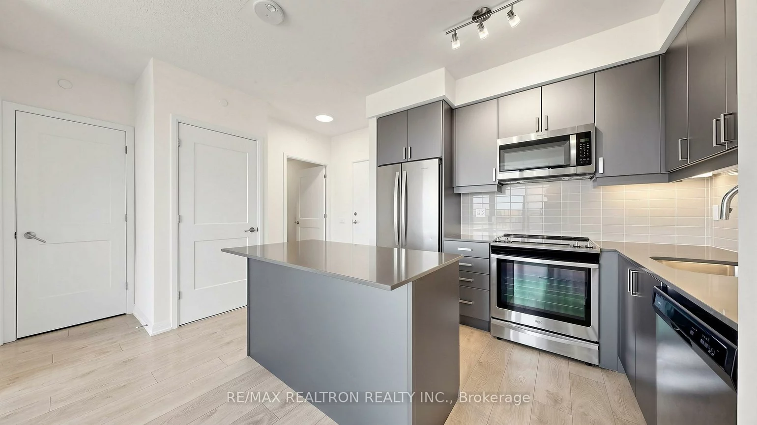 7895, Jane, Concord, Vaughan