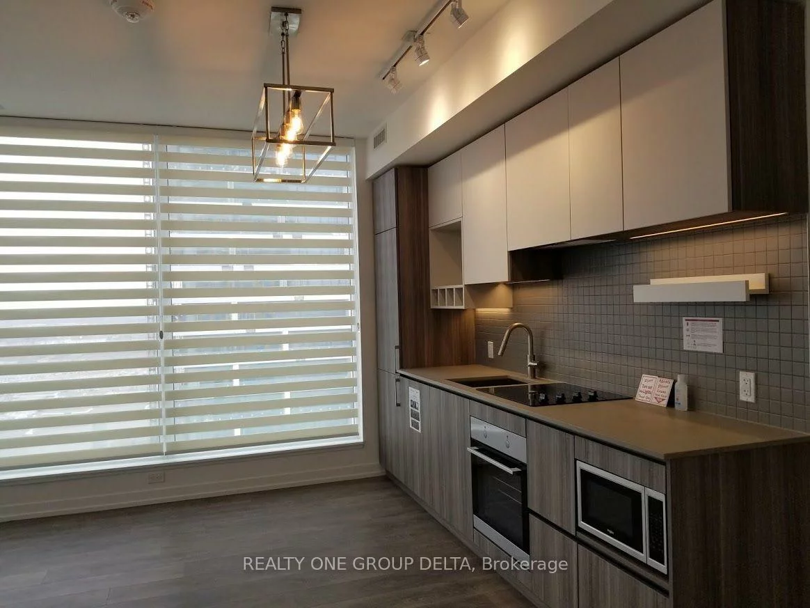 898, Portage, Vaughan Corporate Centre, Vaughan