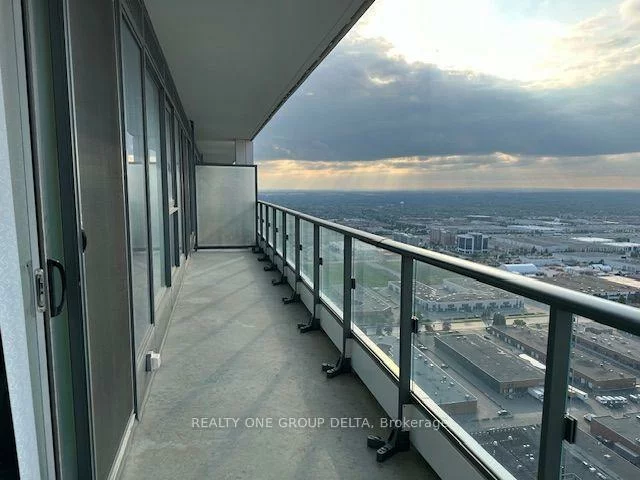 898, Portage, Vaughan Corporate Centre, Vaughan