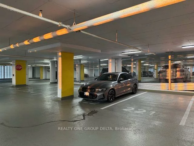 898, Portage, Vaughan Corporate Centre, Vaughan