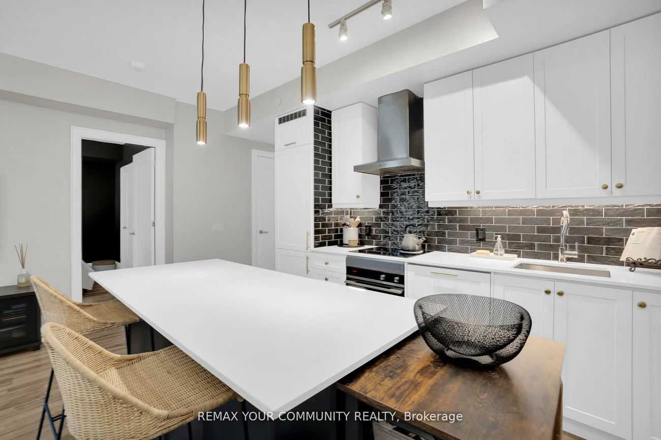 9085, Jane, Concord, Vaughan