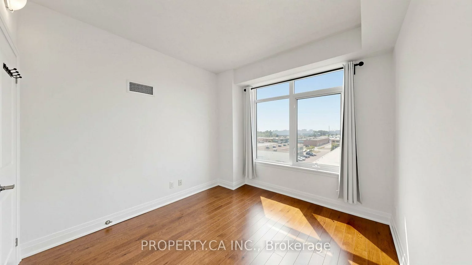 24, Woodstream, Vaughan Grove, Vaughan