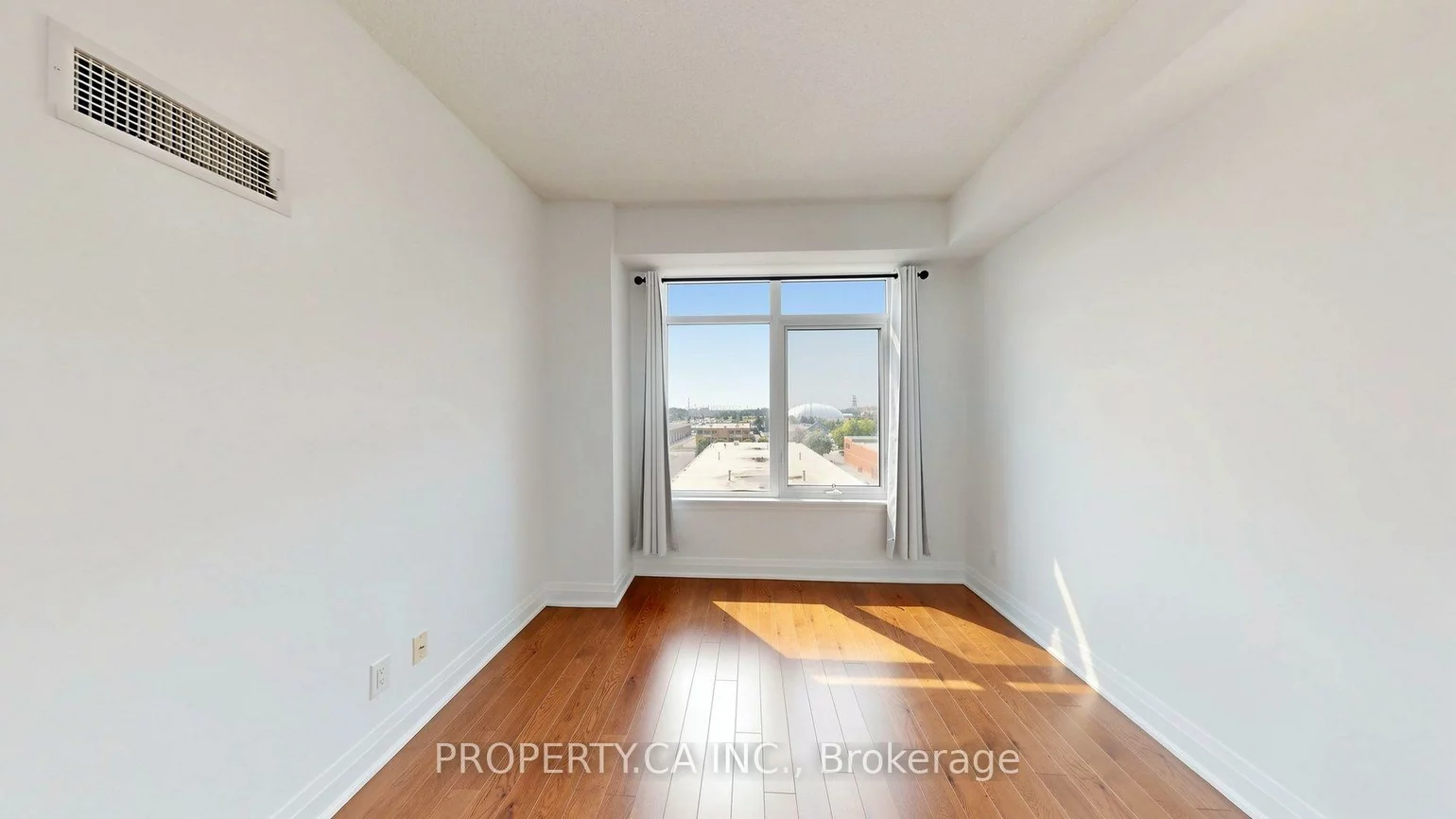 24, Woodstream, Vaughan Grove, Vaughan