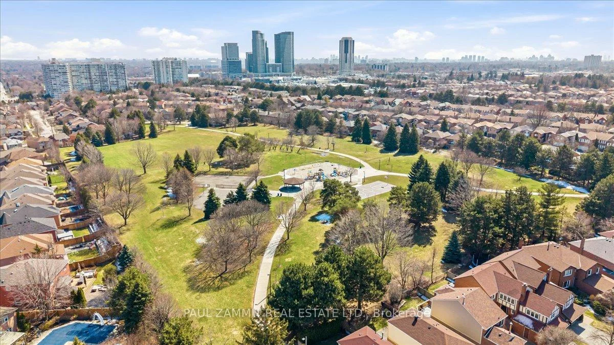 333, Clark, Crestwood-Springfarm-Yorkhill, Vaughan