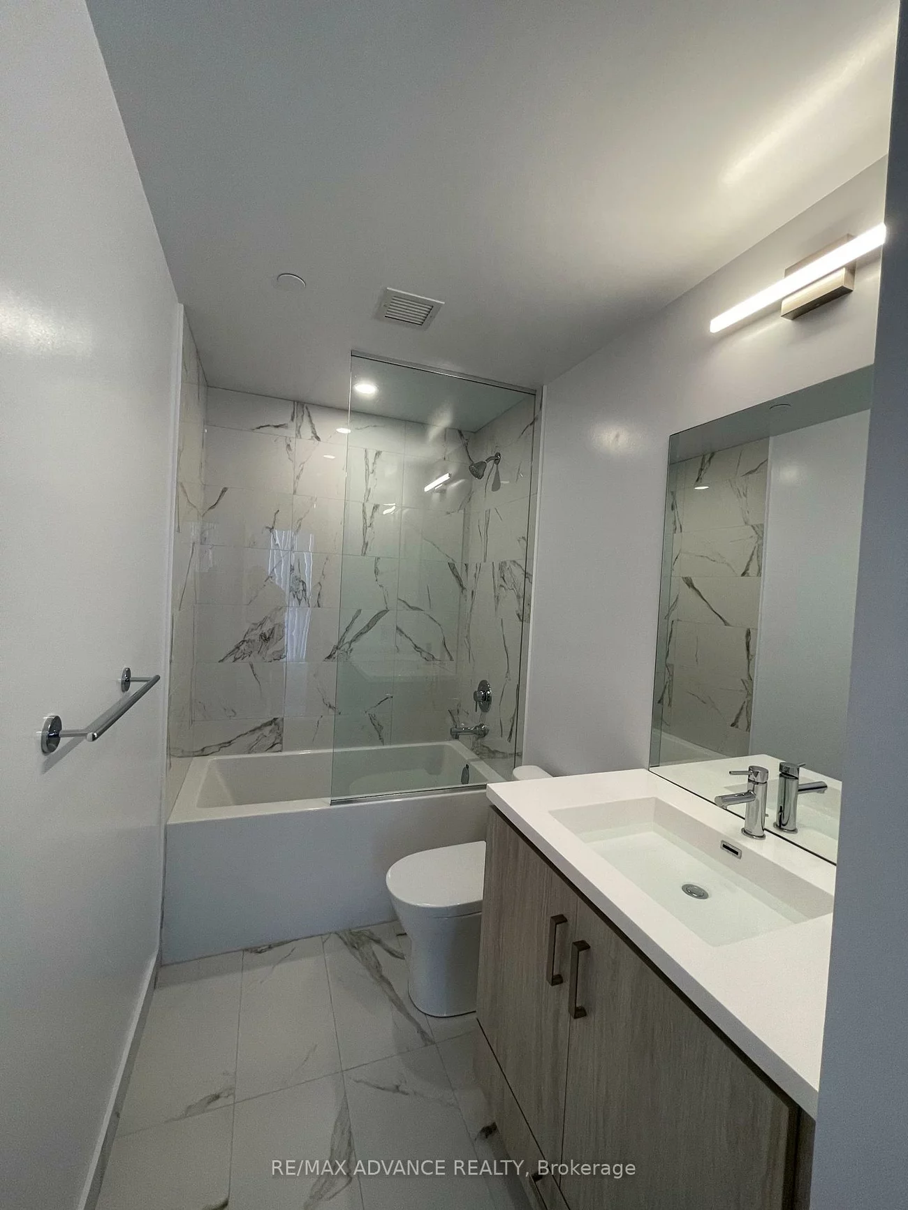 10, Honeycrisp, Vaughan Corporate Centre, Vaughan