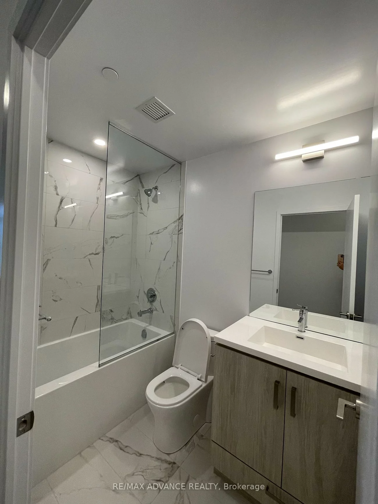 10, Honeycrisp, Vaughan Corporate Centre, Vaughan