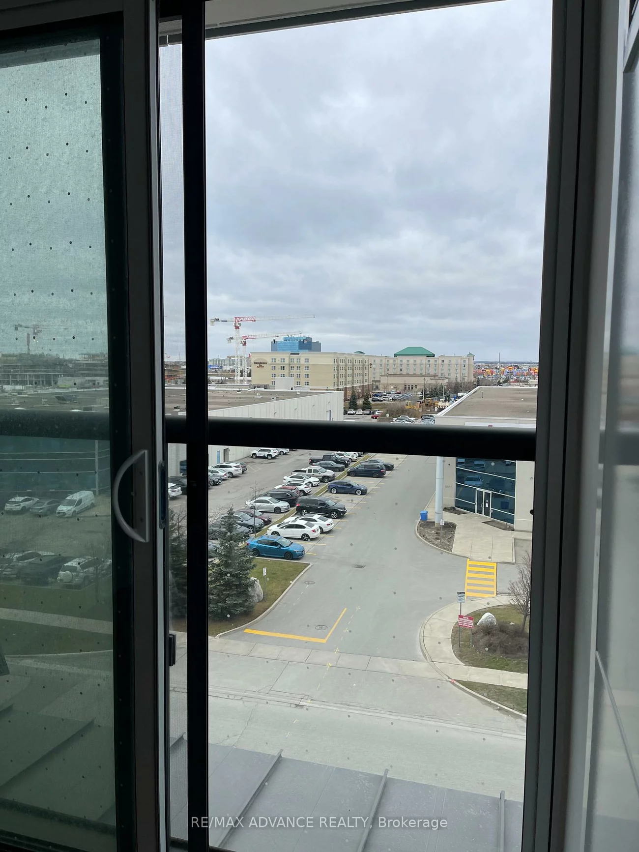 10, Honeycrisp, Vaughan Corporate Centre, Vaughan