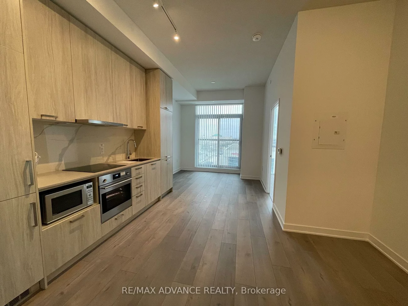 10, Honeycrisp, Vaughan Corporate Centre, Vaughan