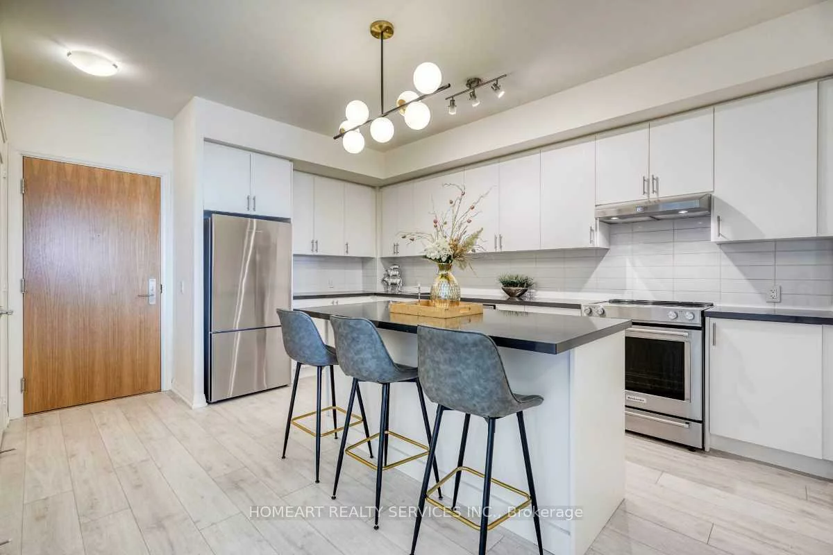 8960, Jane, Vellore Village, Vaughan