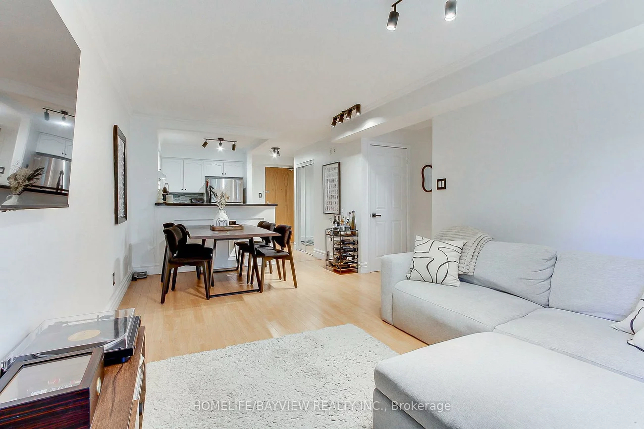 245, Pine Grove, Islington Woods, Vaughan