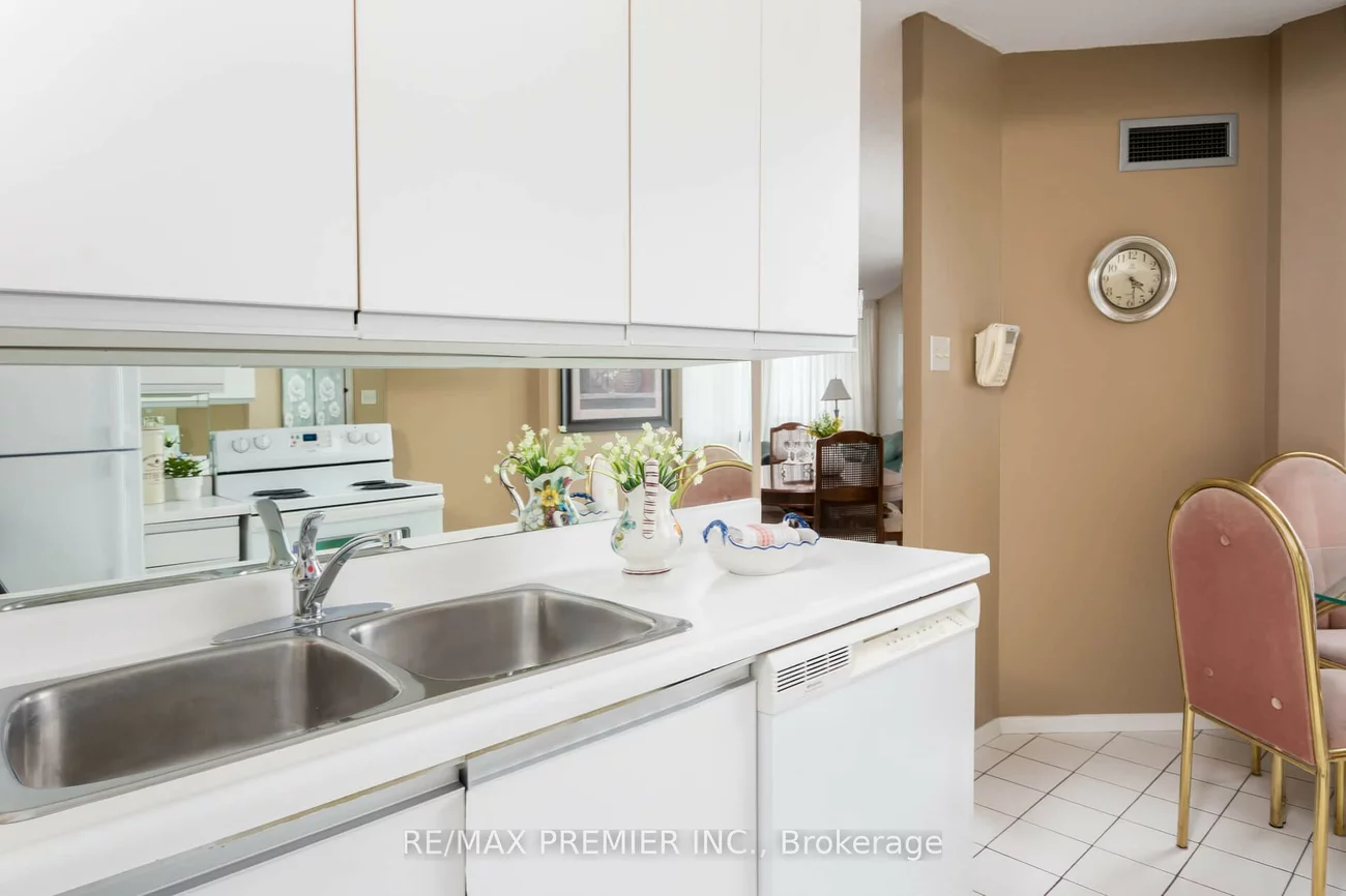 7440, Bathurst, Brownridge, Vaughan