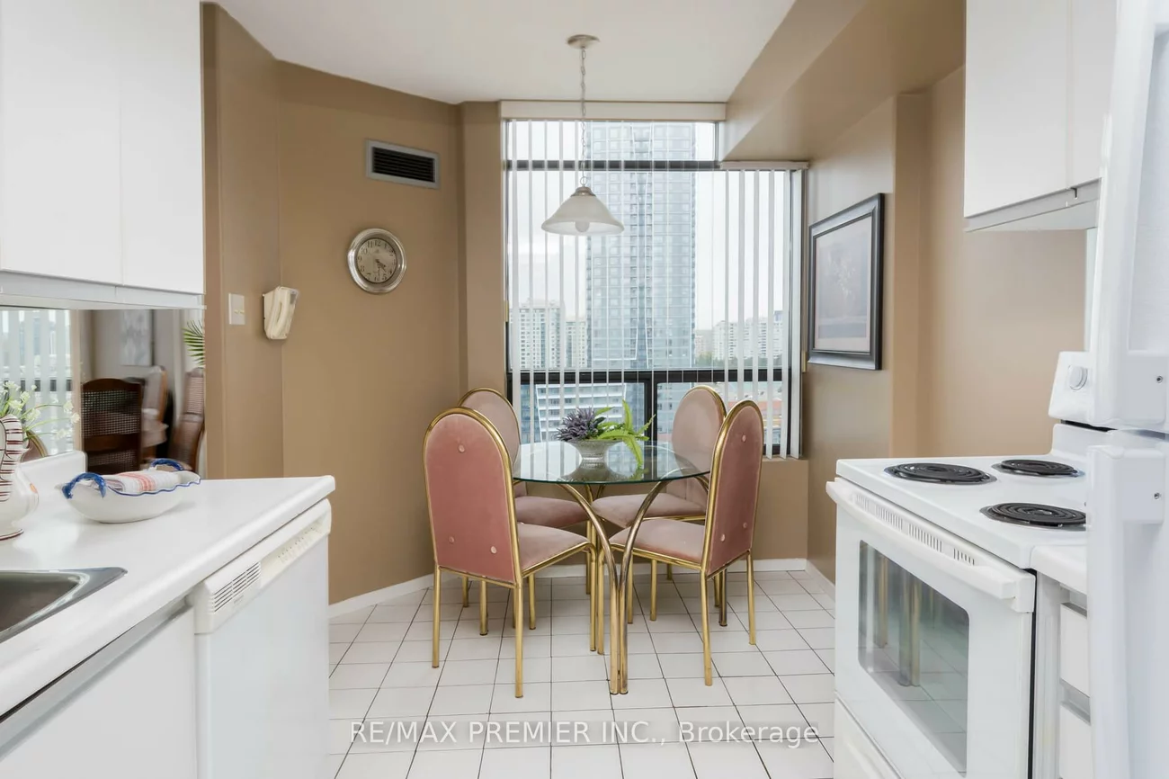 7440, Bathurst, Brownridge, Vaughan