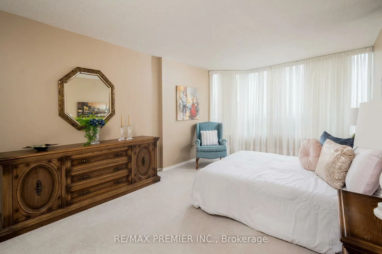 7440, Bathurst, Brownridge, Vaughan