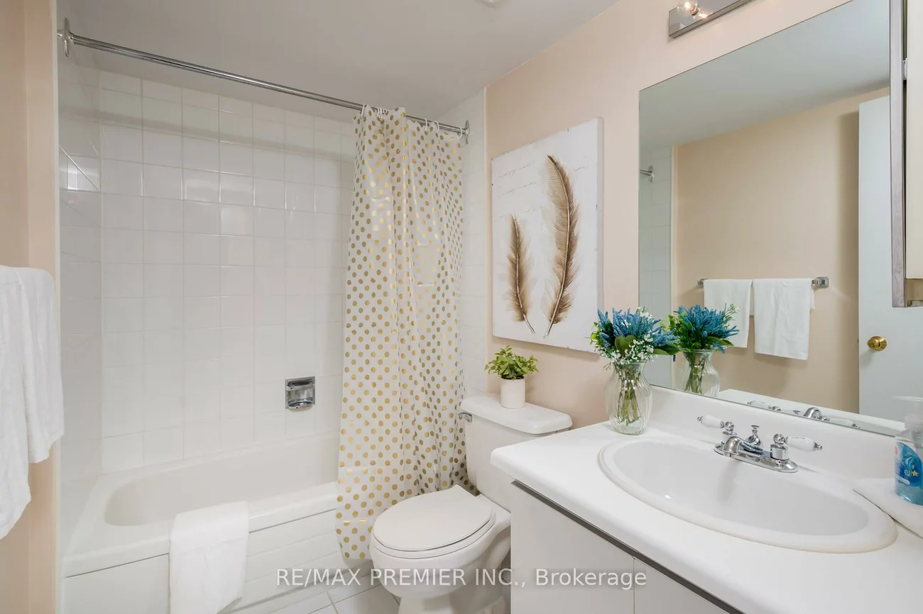 7440, Bathurst, Brownridge, Vaughan