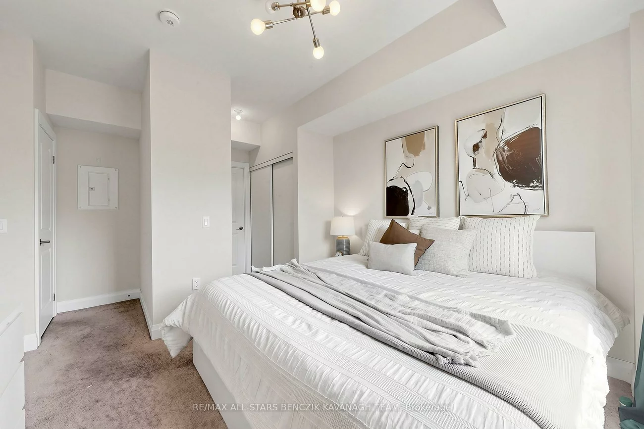 5309, Highway 7, Vaughan Grove, Vaughan