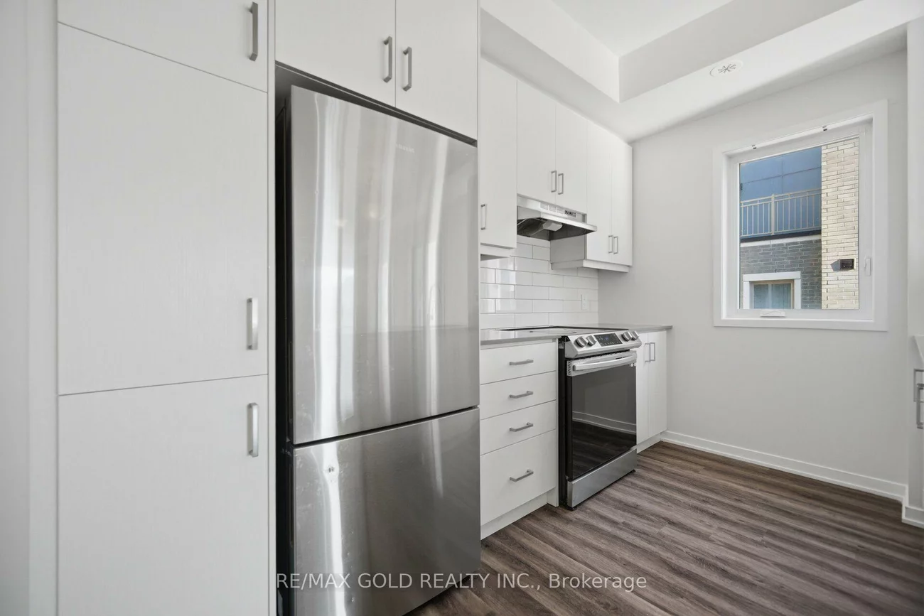 39, Honeycrisp, Vaughan Corporate Centre, Vaughan