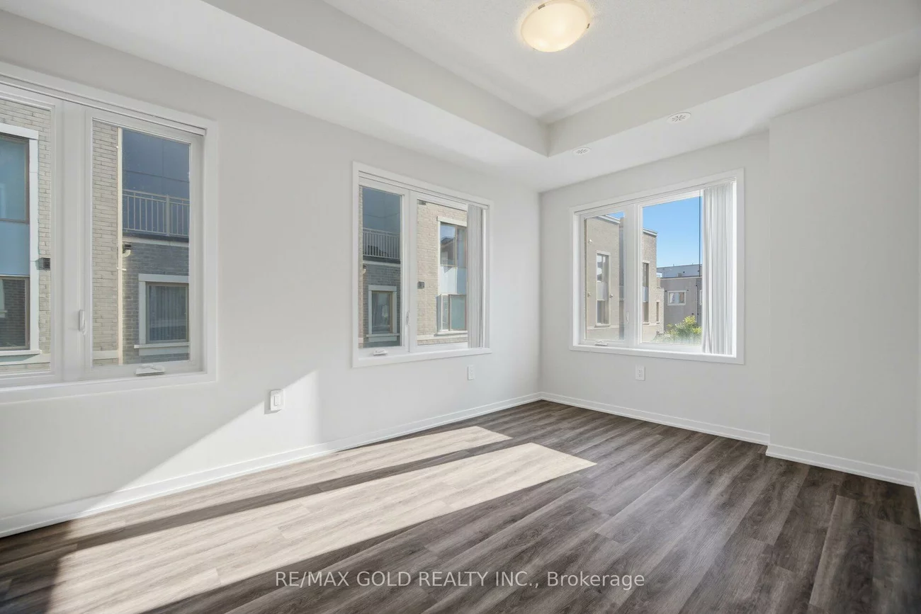 39, Honeycrisp, Vaughan Corporate Centre, Vaughan