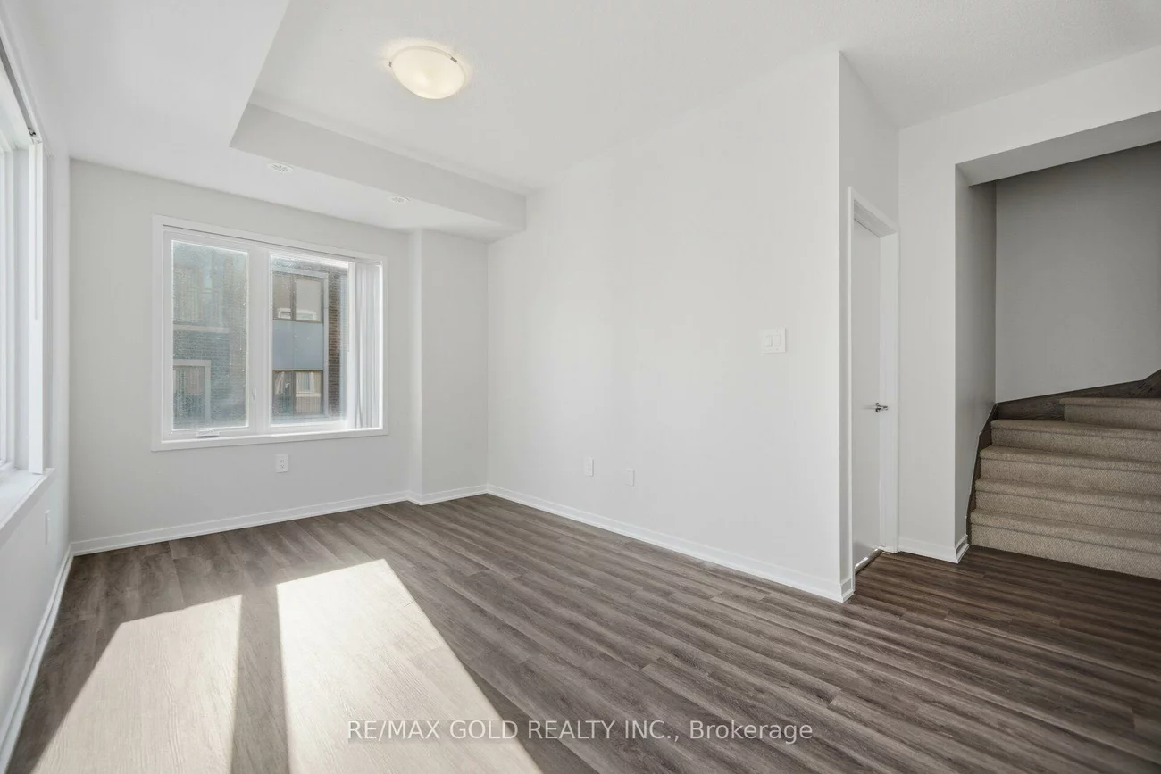 39, Honeycrisp, Vaughan Corporate Centre, Vaughan