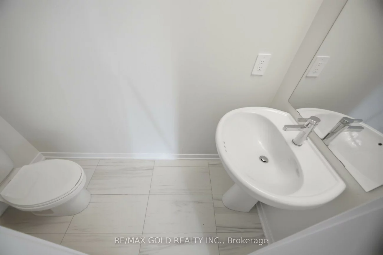 39, Honeycrisp, Vaughan Corporate Centre, Vaughan