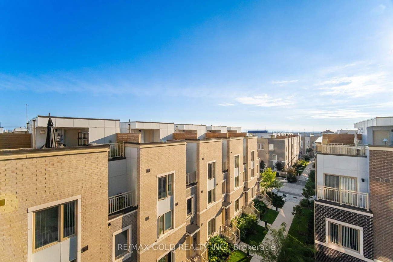 39, Honeycrisp, Vaughan Corporate Centre, Vaughan
