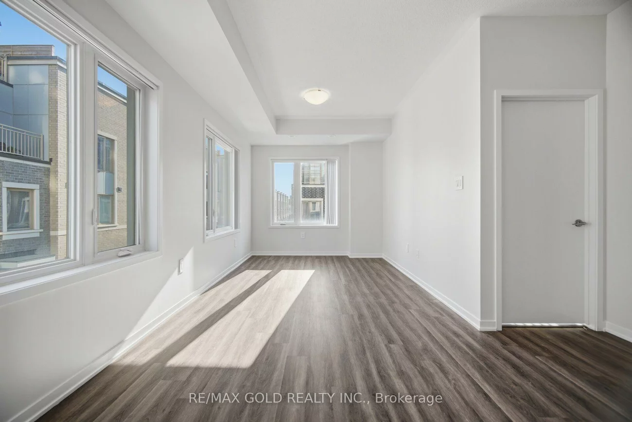39, Honeycrisp, Vaughan Corporate Centre, Vaughan