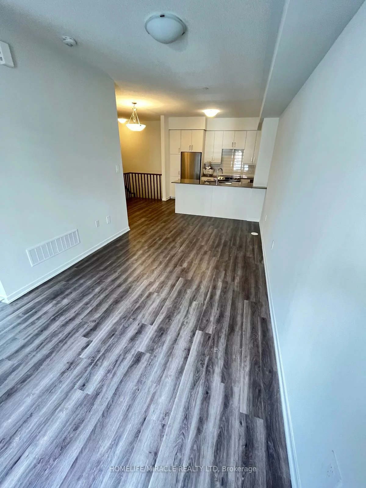 31, Honeycrisp, Vaughan Corporate Centre, Vaughan