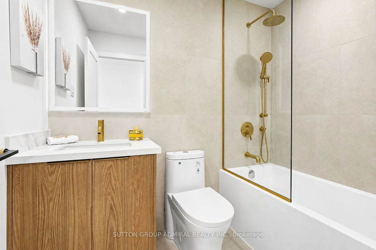 7250, Yonge, Crestwood-Springfarm-Yorkhill, Vaughan