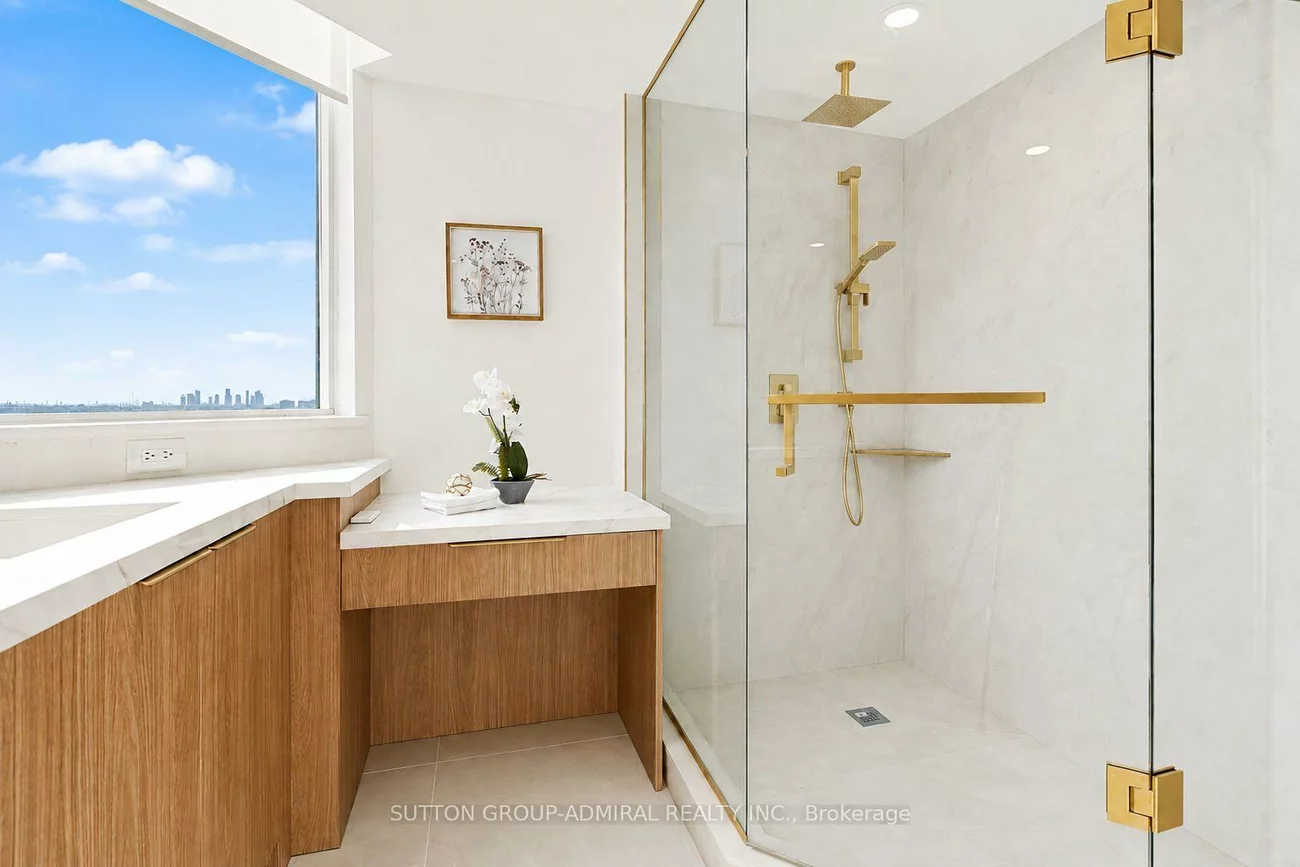 7250, Yonge, Crestwood-Springfarm-Yorkhill, Vaughan