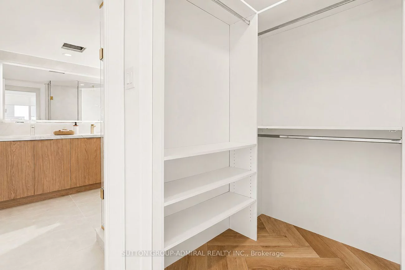 7250, Yonge, Crestwood-Springfarm-Yorkhill, Vaughan