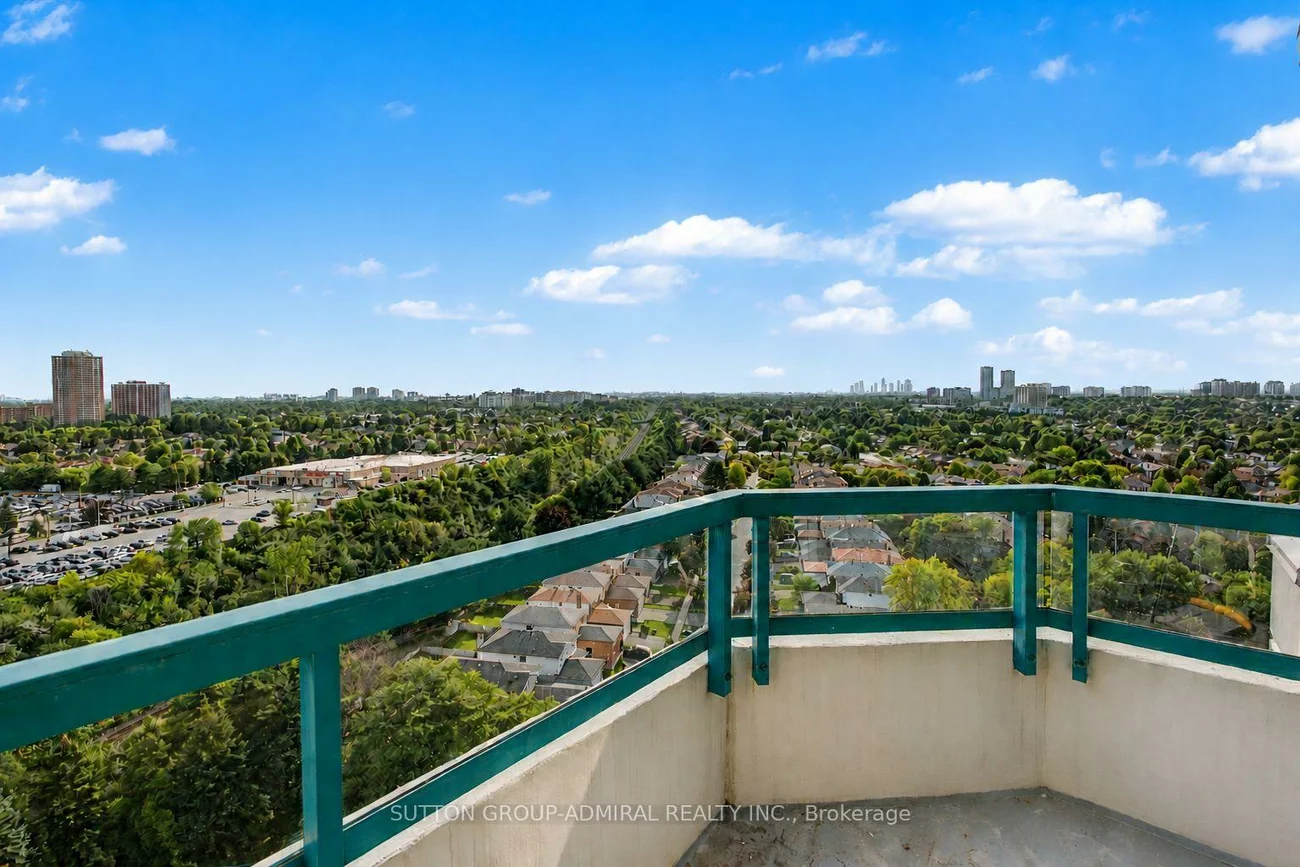 7250, Yonge, Crestwood-Springfarm-Yorkhill, Vaughan