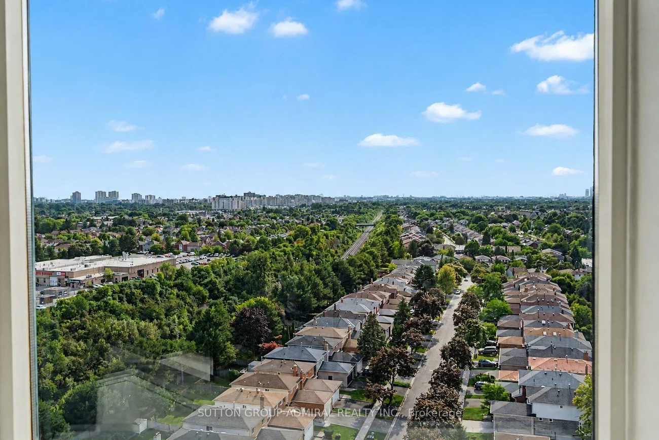 7250, Yonge, Crestwood-Springfarm-Yorkhill, Vaughan