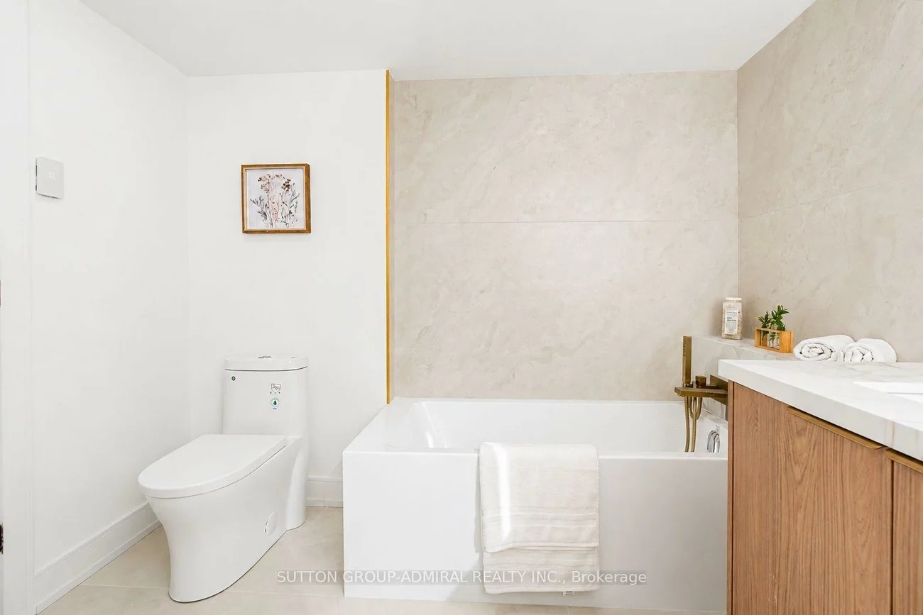 7250, Yonge, Crestwood-Springfarm-Yorkhill, Vaughan