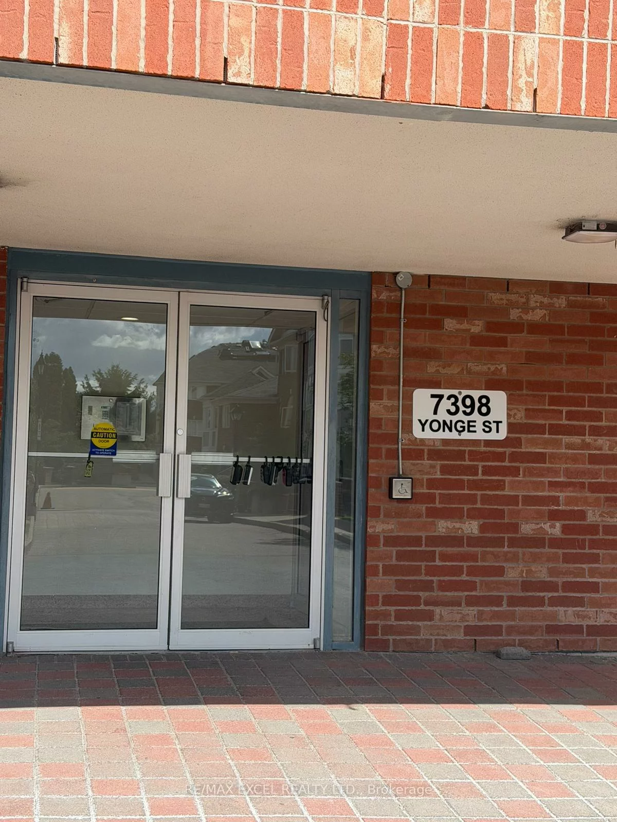 7398, Yonge, Crestwood-Springfarm-Yorkhill, Vaughan