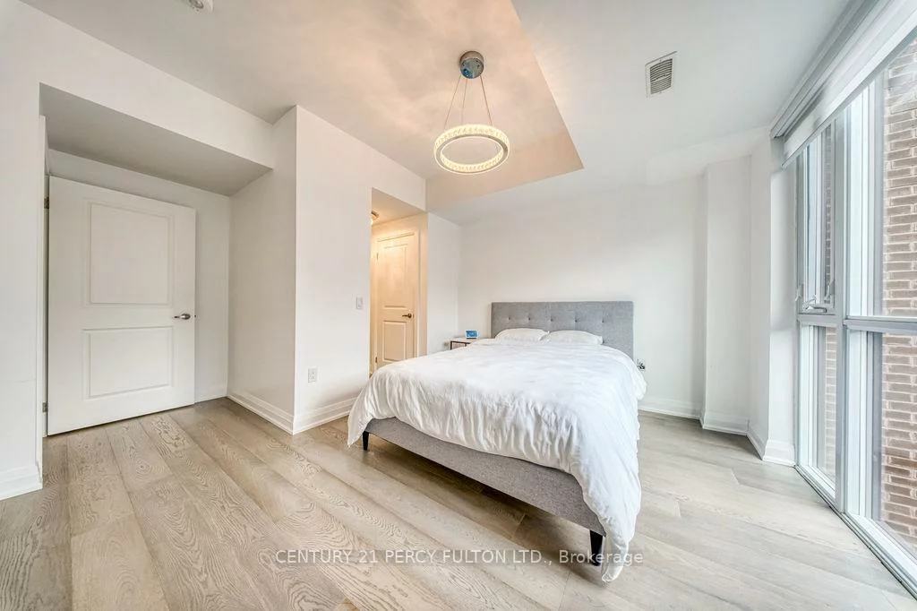 5289, Highway 7, Vaughan Grove, Vaughan